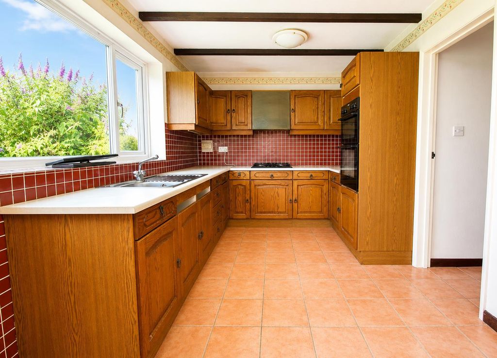 Property photo 2 of 17 Kitchen