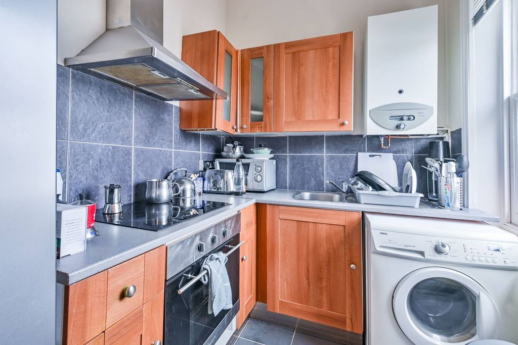 Property photo 3 of 6