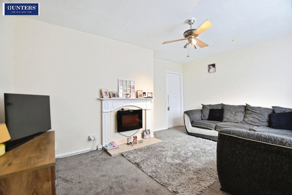 Property photo 3 of 9 Living Room