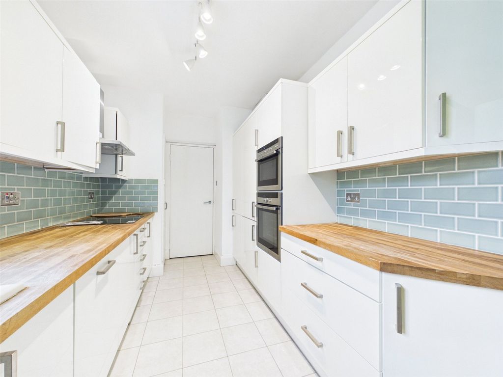 Property photo 2 of 11 Picture No. 19