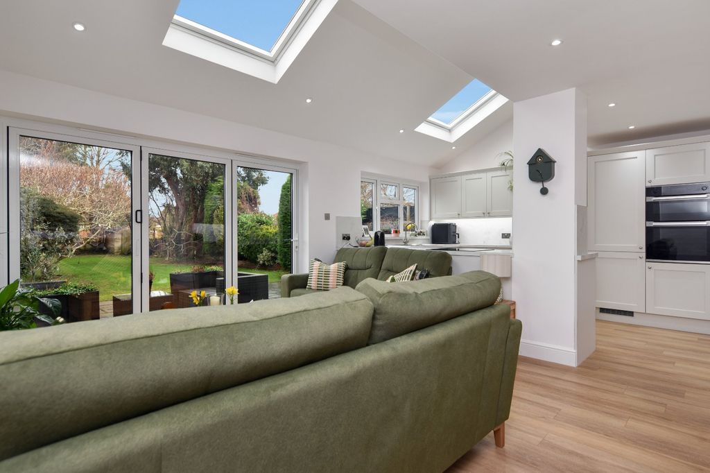 Property photo 1 of 42 Picture No. 19