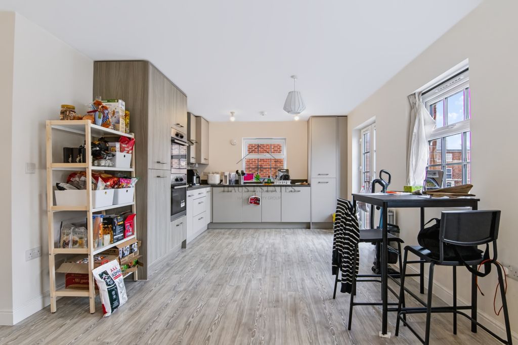 Property photo 3 of 15 Kitchen