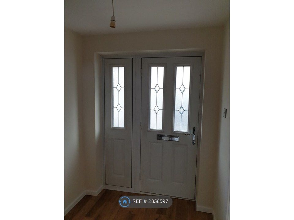 Property photo 2 of 18 Entrance