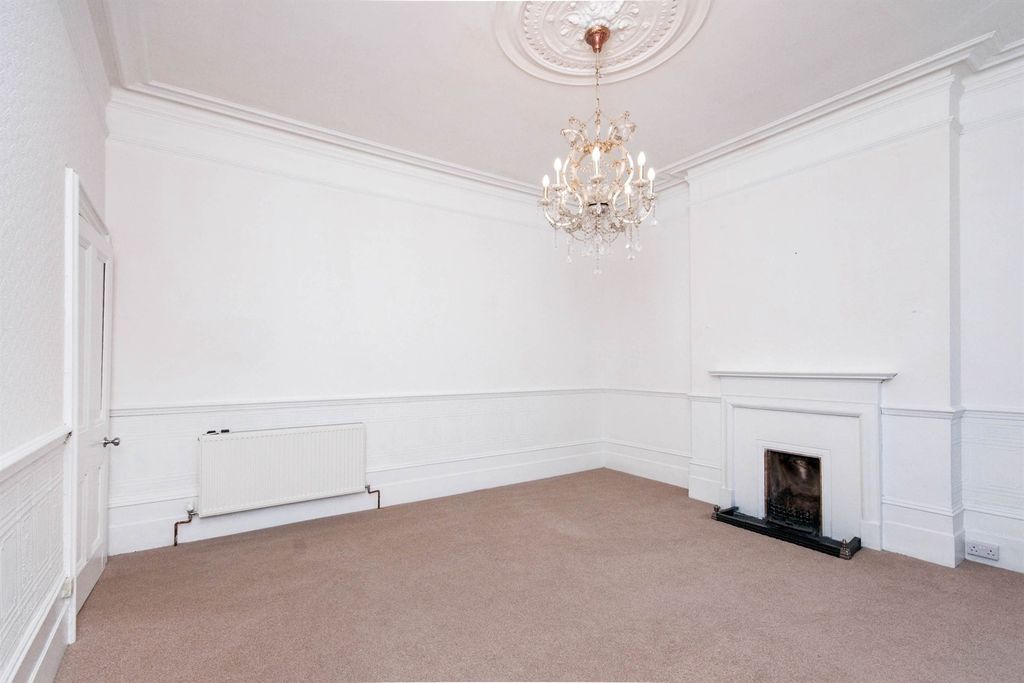 Property photo 3 of 9 Living Room