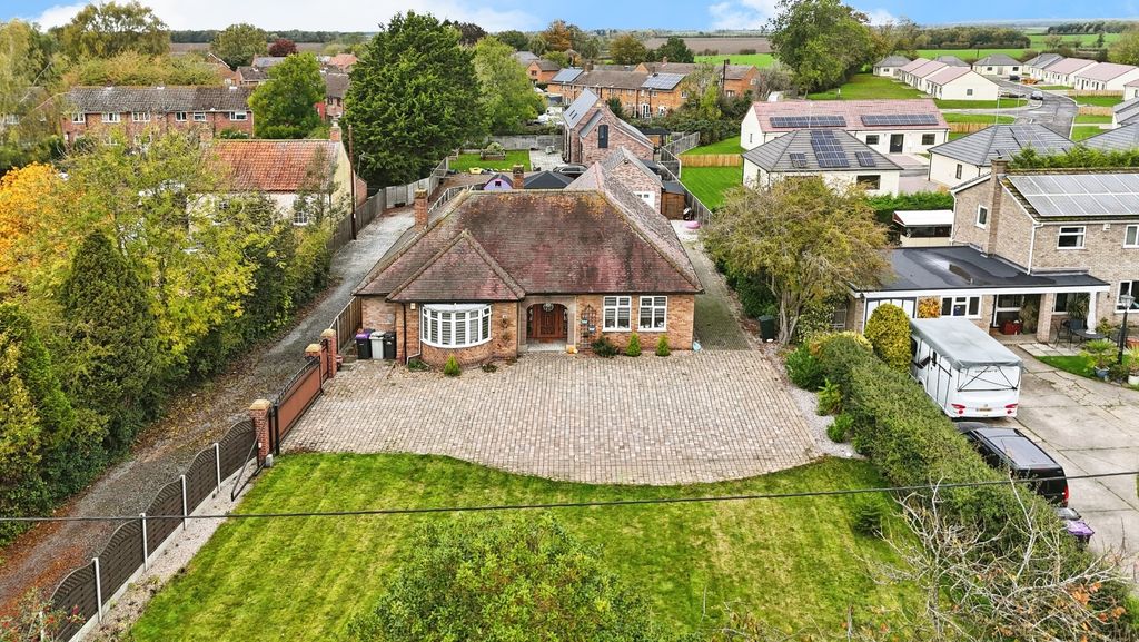 Property photo 1 of 33 4582612