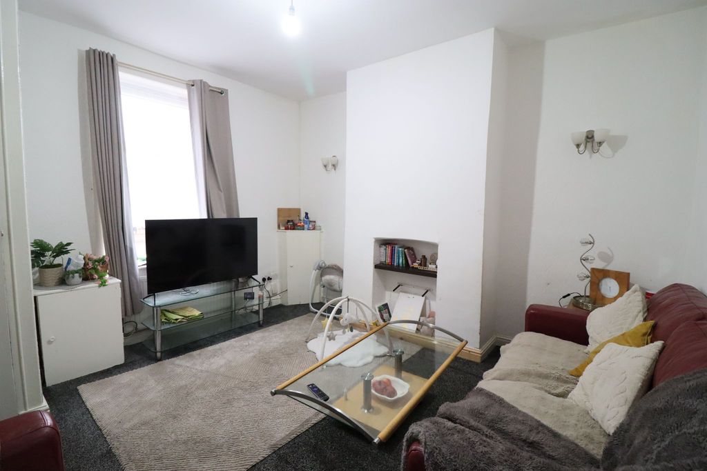 Property photo 2 of 12 Photograph 2