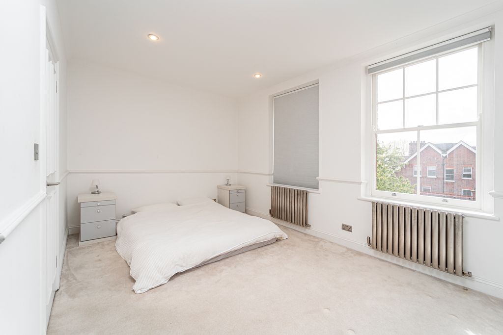 Property photo 1 of 13 Mba09750