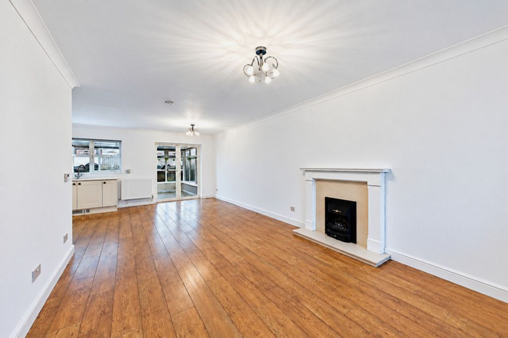 Property photo 3 of 24