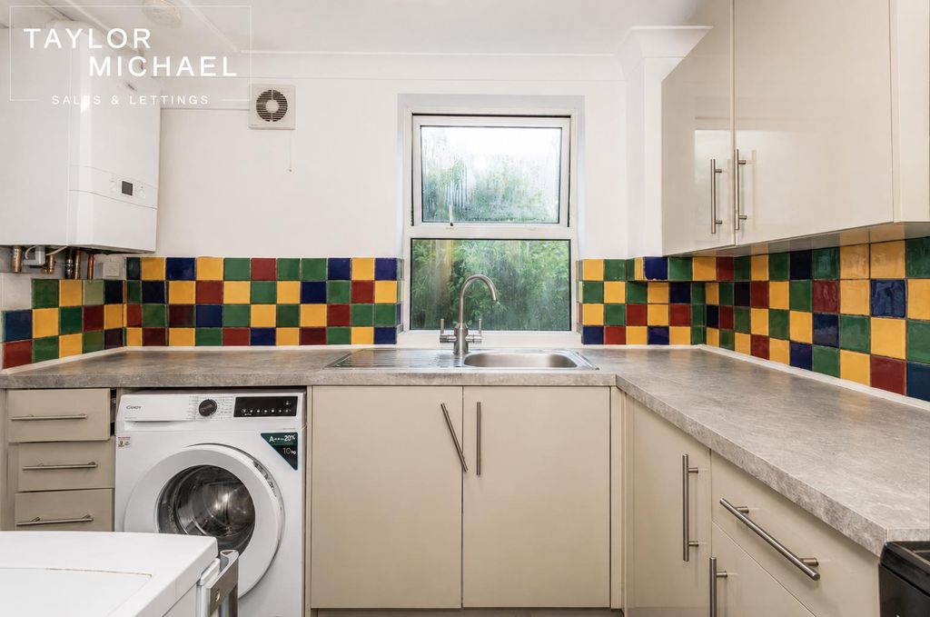 Property photo 1 of 18 Kitchen