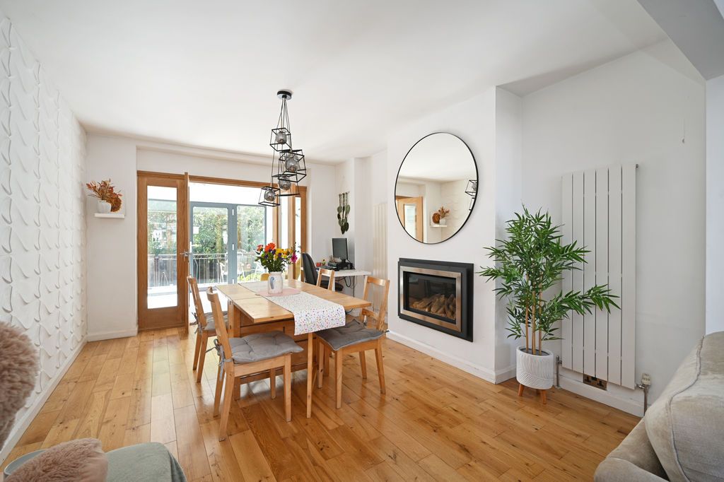 Property photo 3 of 30 Dining Area