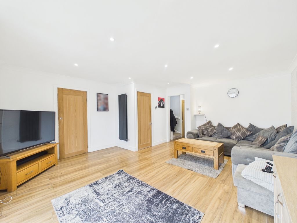 Property photo 2 of 14 Gallery