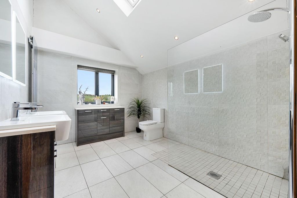Additional image 25 of 6 bed property for saleMoorlands Court, Darwen BB3