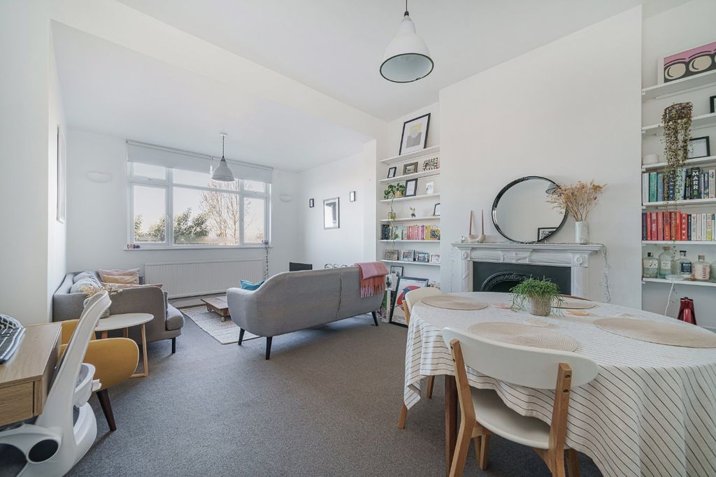 Property photo 3 of 12 Reception Part Two