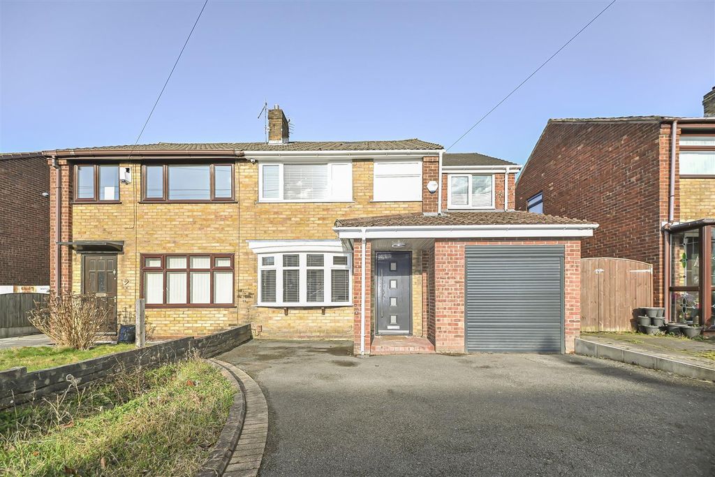 Property photo 1 of 32 6 Garston Close External (1).Jpg