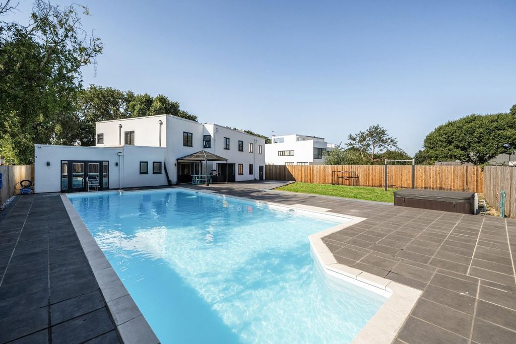 Property photo 3 of 25 24-6A7Ad30543801-21-6A57665c360d0-1-6A5665d653386-