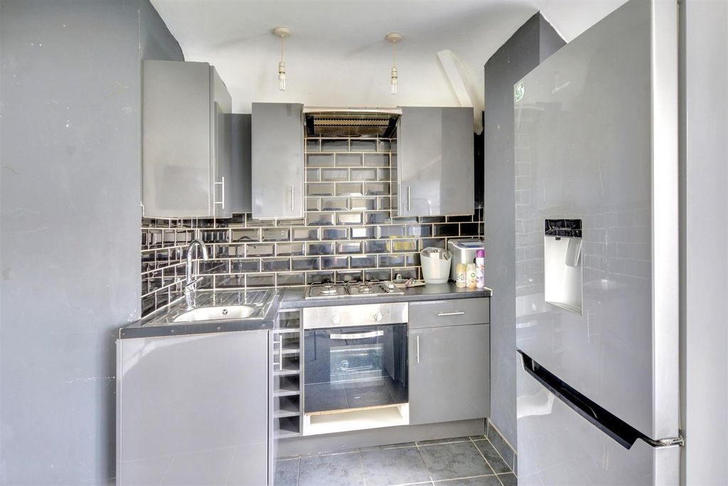 Property photo 2 of 10 Kitchen_1.Jpeg
