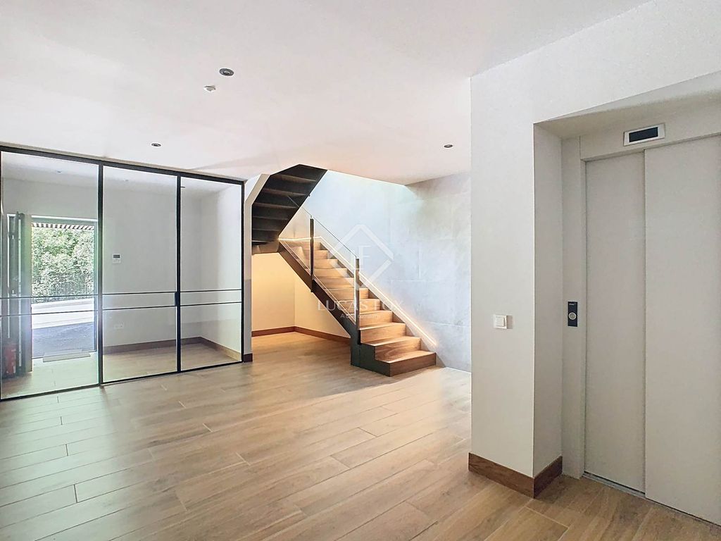 Property photo 1 of 50