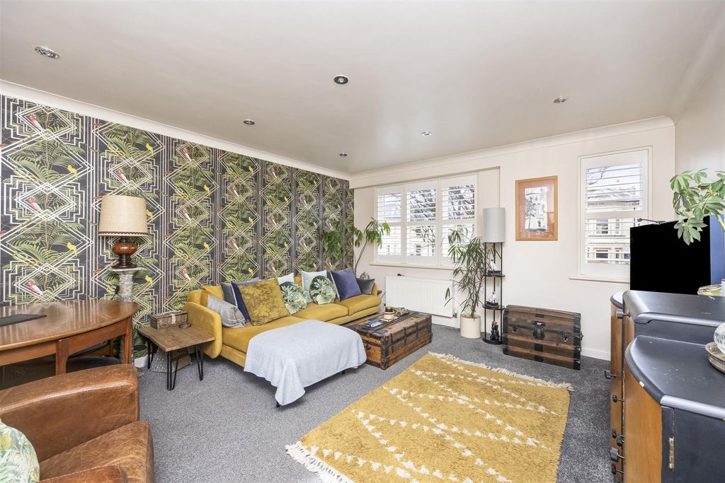 Property photo 2 of 28 Shelley Road, 27A-001.Jpg