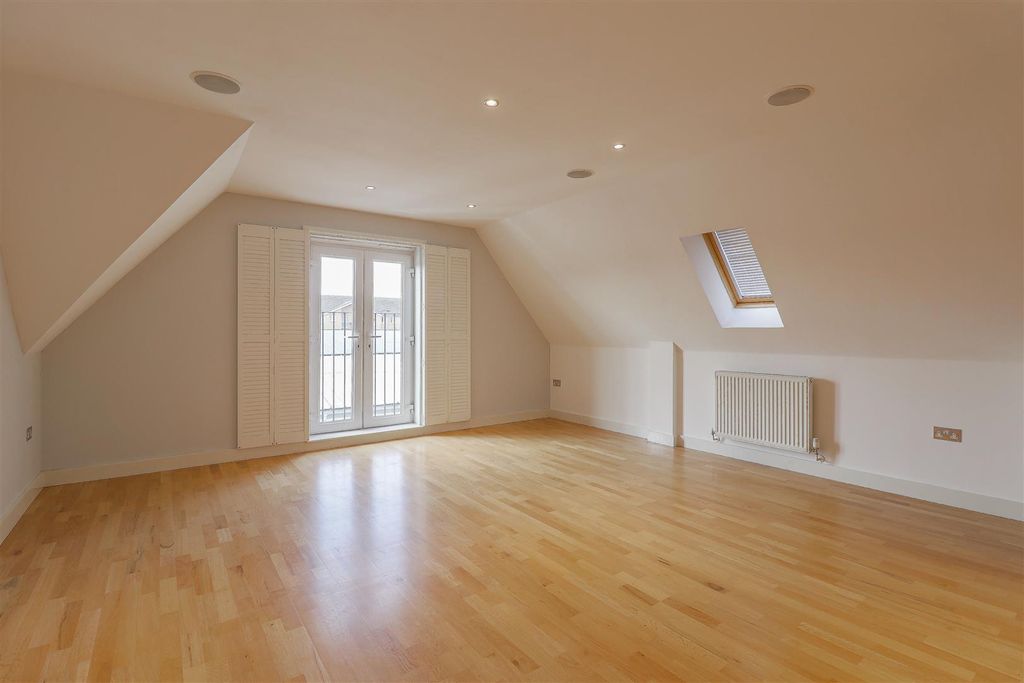 Property photo 2 of 8 Living Room