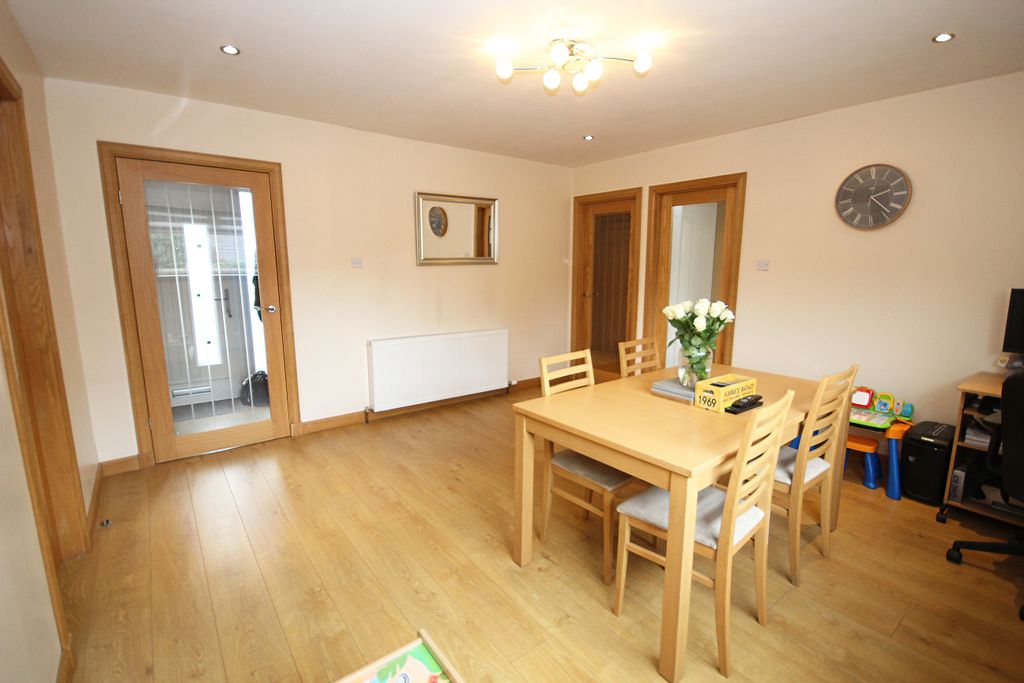 Property photo 2 of 28