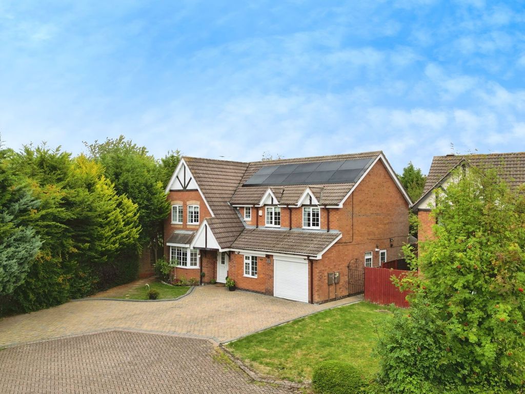 Property photo 1 of 32