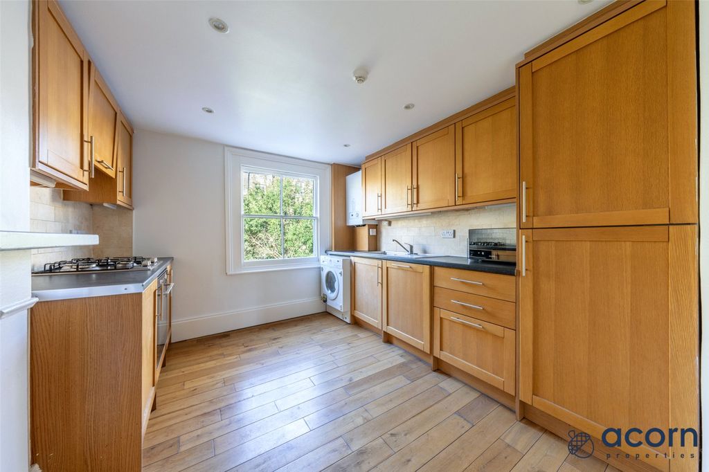 Property photo 2 of 22 Picture No. 27