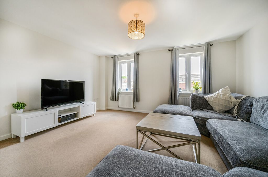 Property photo 2 of 15 1302050-16-683Da4...