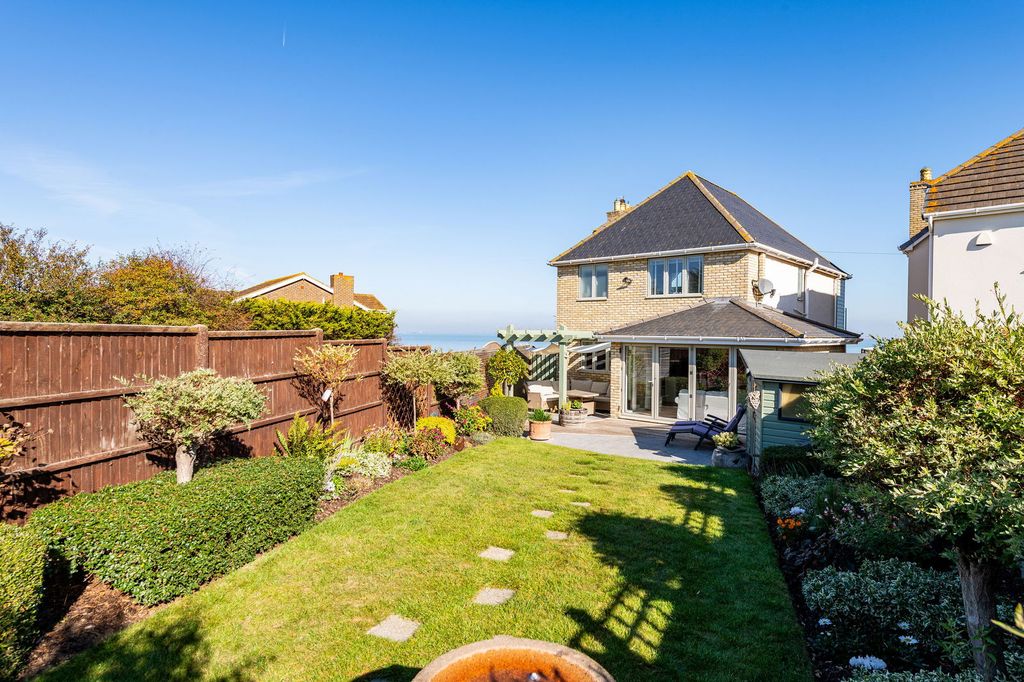 Property photo 3 of 31