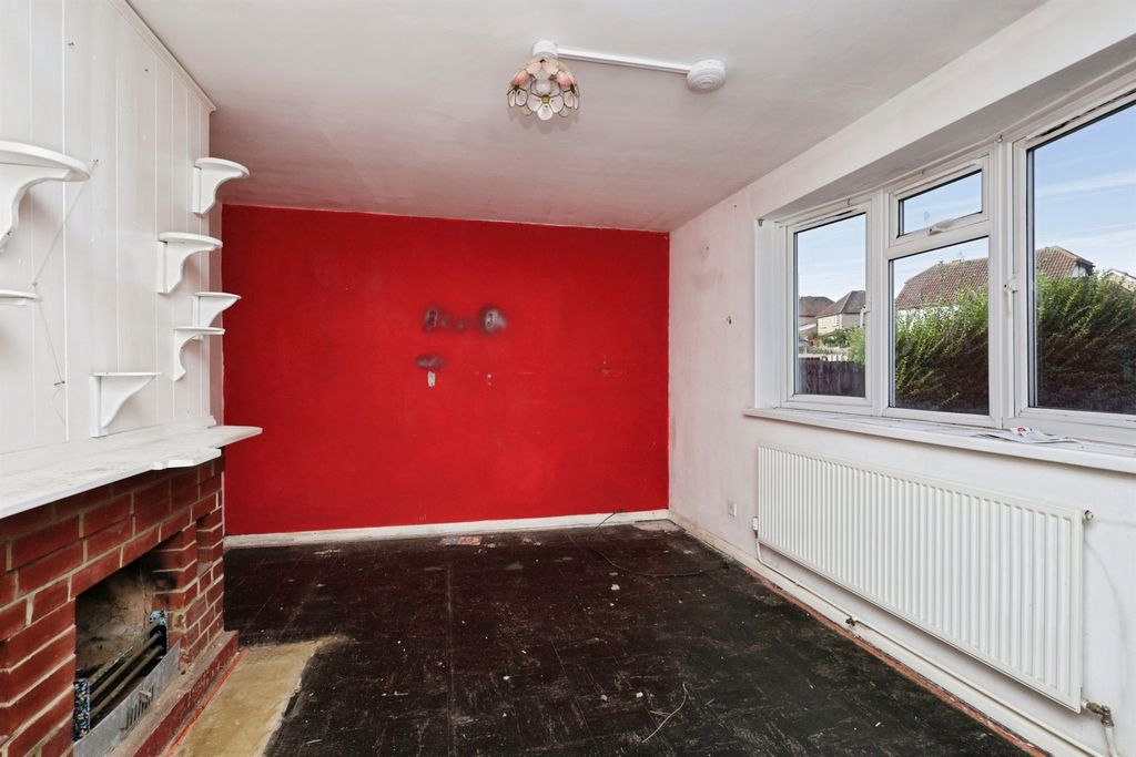 Property photo 2 of 13