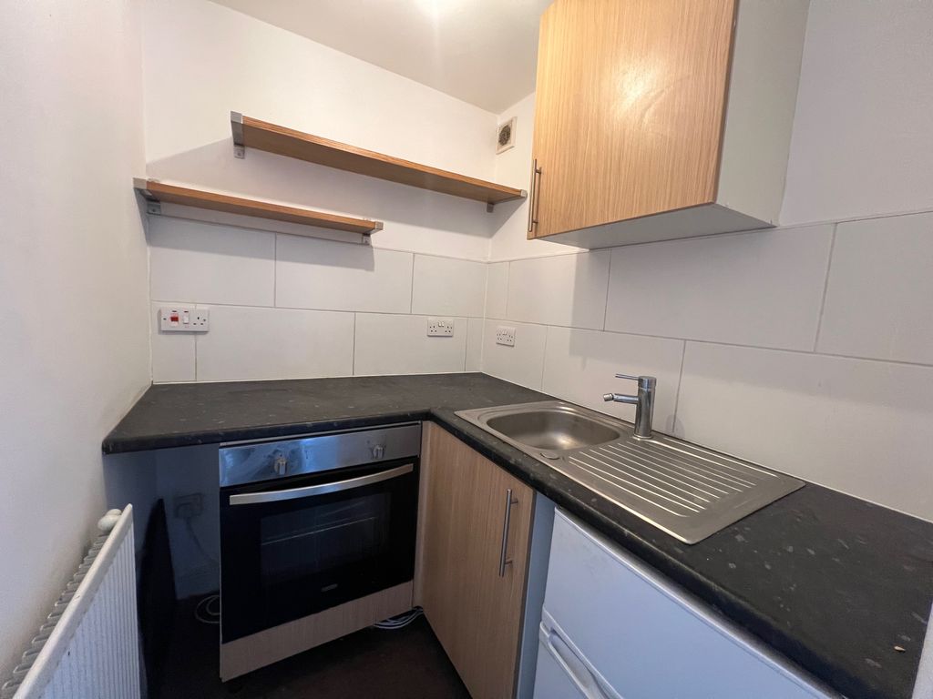 Property photo 2 of 4 Kitchen