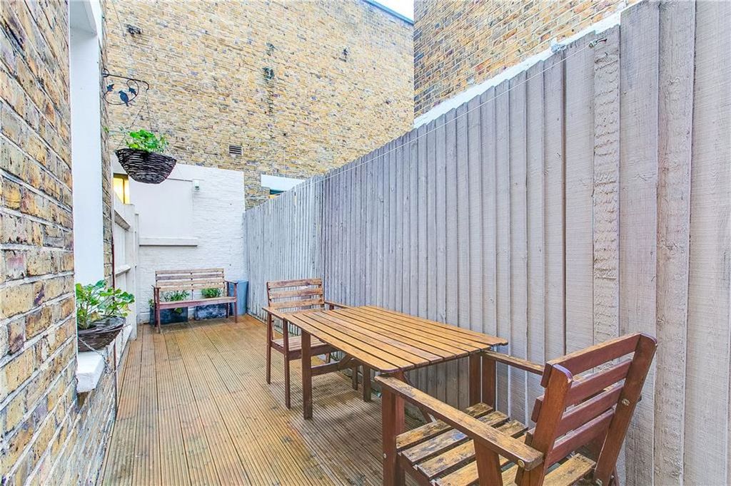 Property photo 2 of 6
