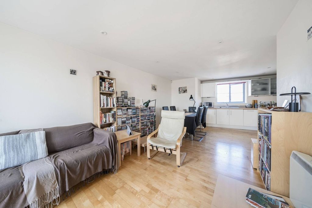 Property photo 3 of 7