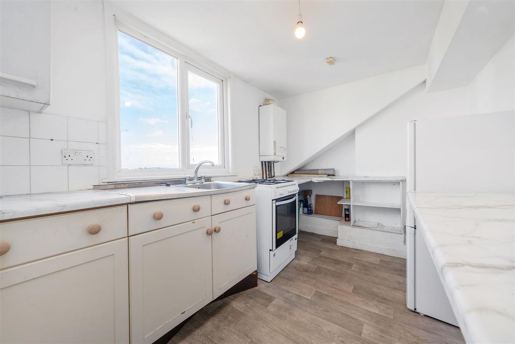 Property photo 2 of 8 High Street-8.Jpg