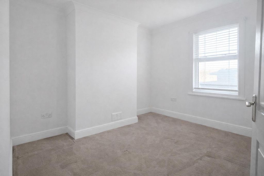 Property photo 2 of 9 File_00000000c7607243Be4F5853c5482F4E.Png