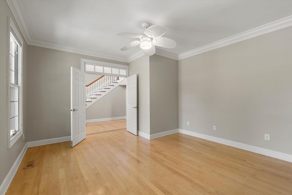 Property photo 3 of 47