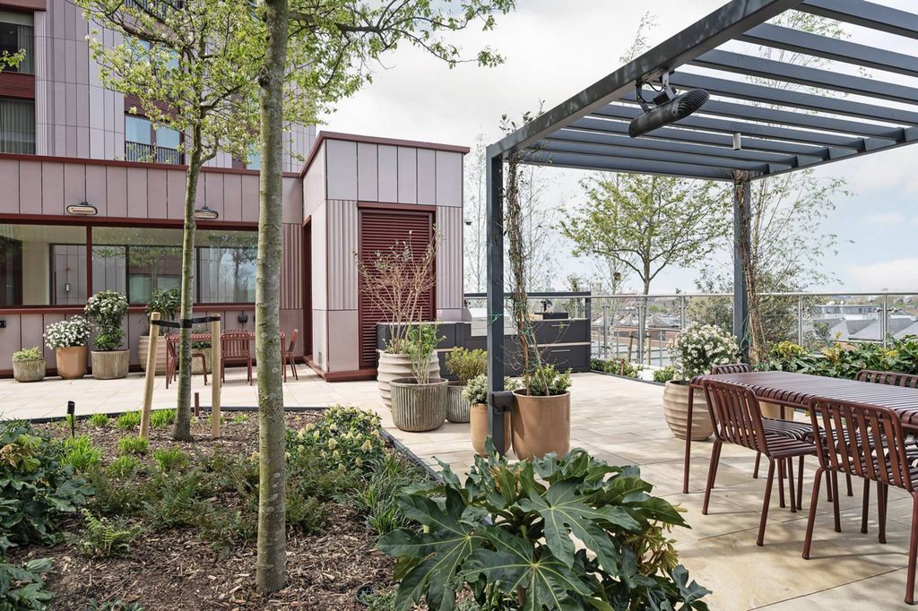 Property photo 1 of 35