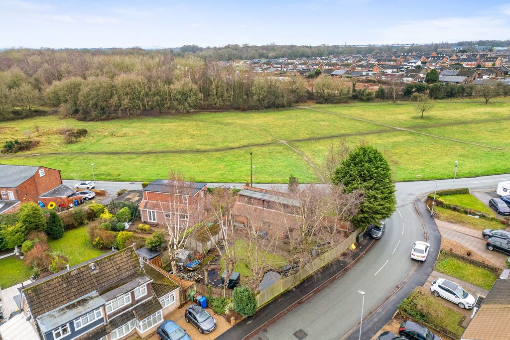 Property photo 3 of 35