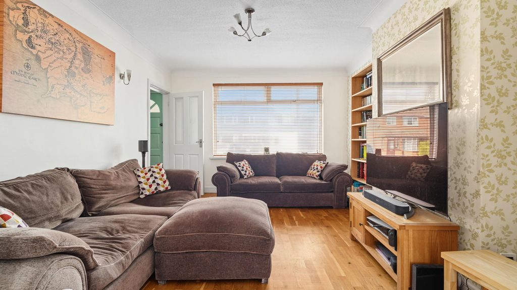 Property photo 3 of 19