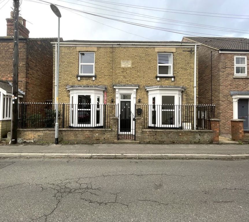 Property photo 2 of 34