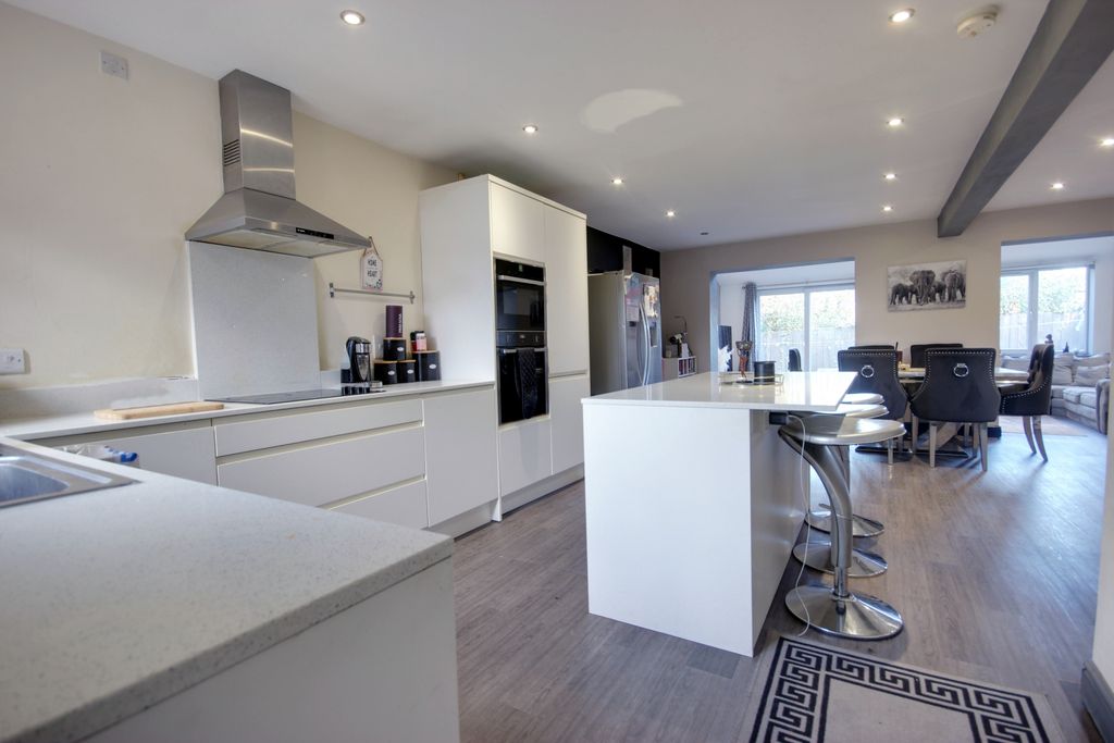 Property photo 1 of 16 1 Liv Kit Din A