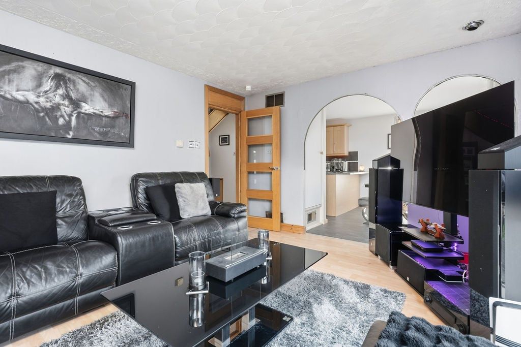 Property photo 3 of 23