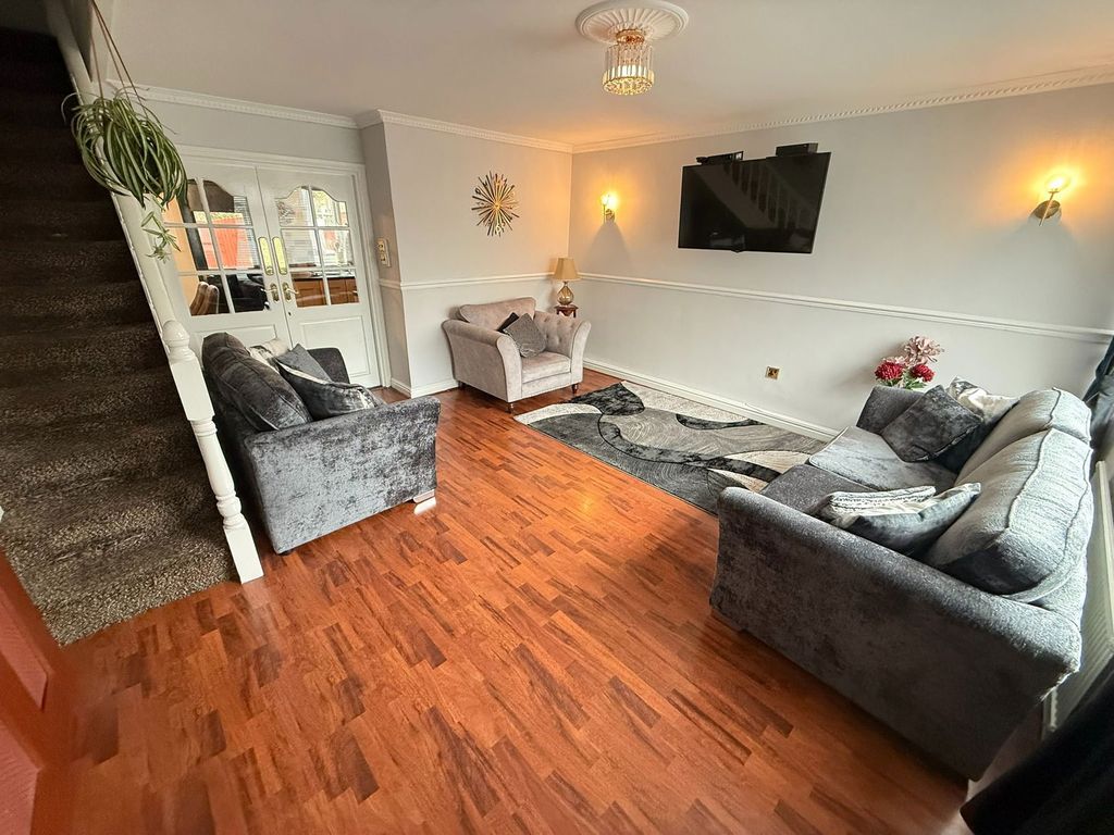 Property photo 2 of 20