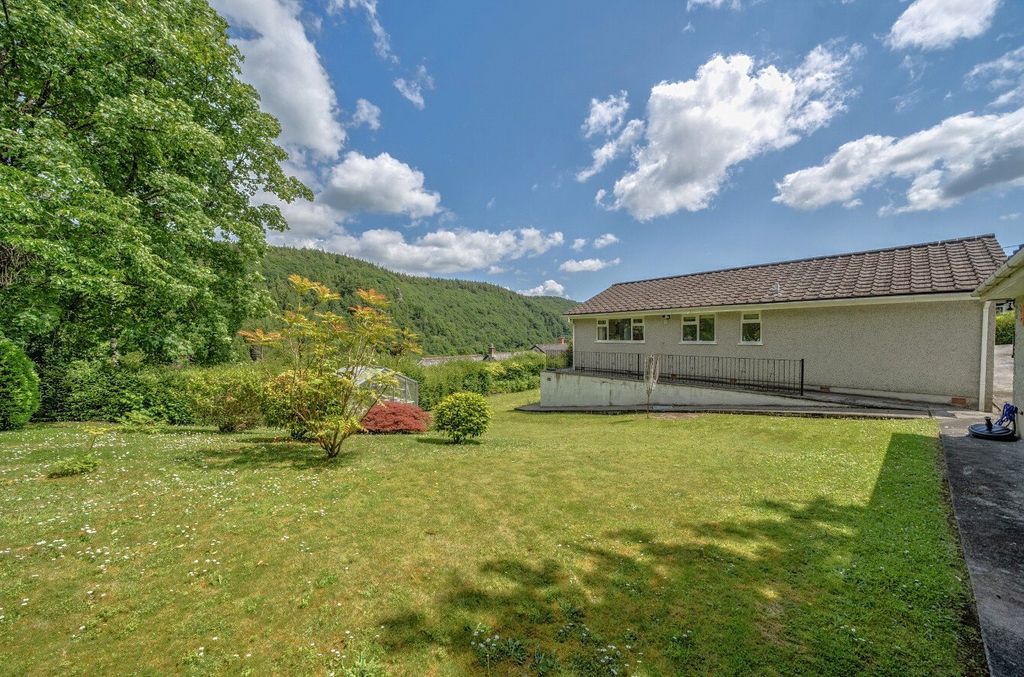 Property photo 1 of 17 1 - Picture No. 49