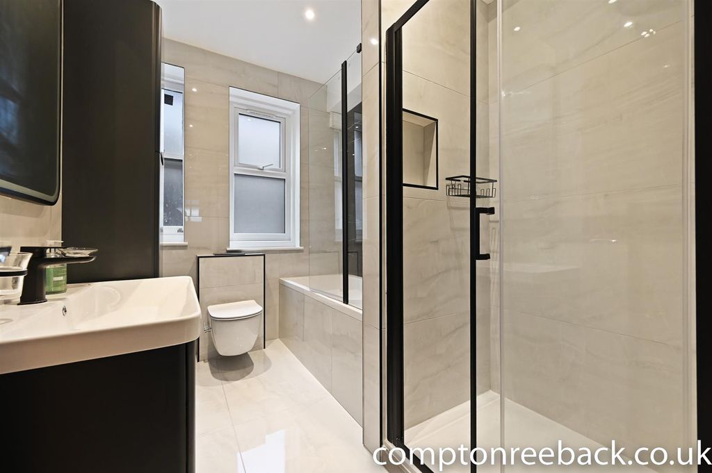 Property photo 3 of 8 Bathroom