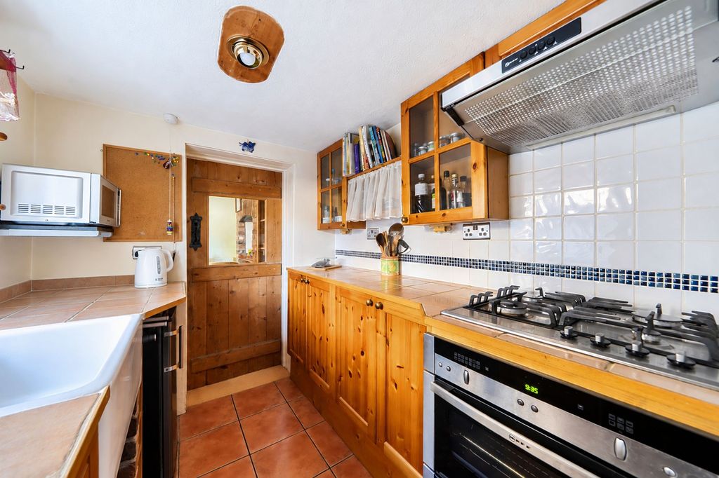 Property photo 2 of 21 Kitchen