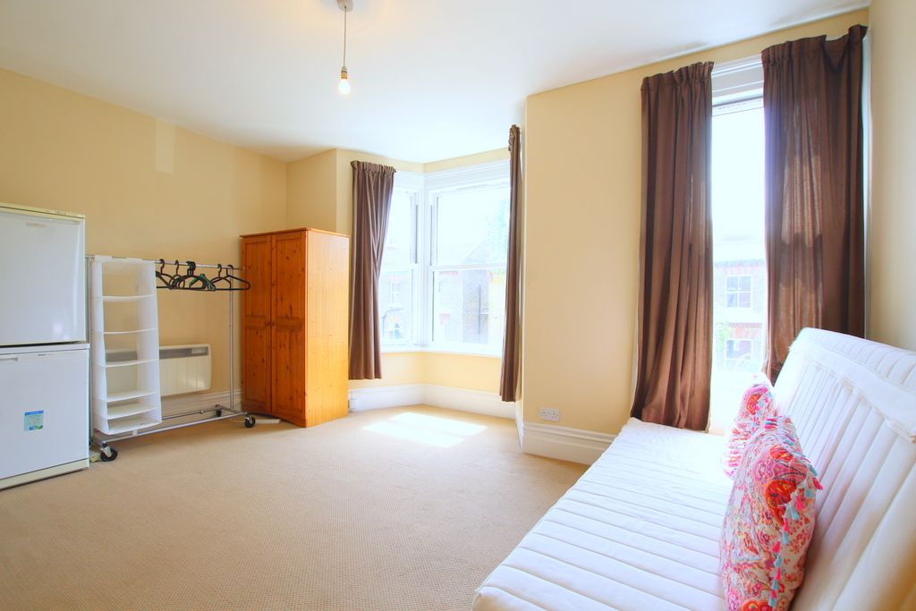 Property photo 1 of 6 1