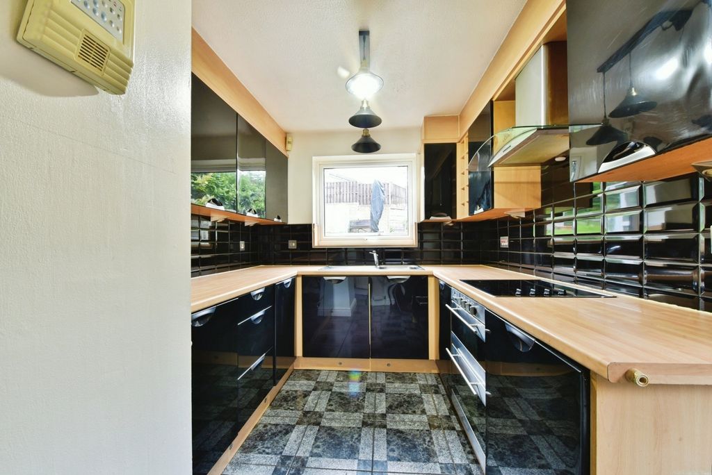 Property photo 2 of 16 Pbox-Img.Jpg