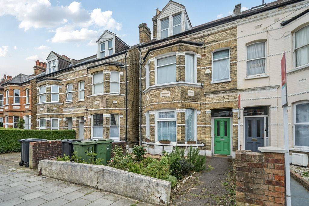 Property photo 3 of 8 Picture No. 14