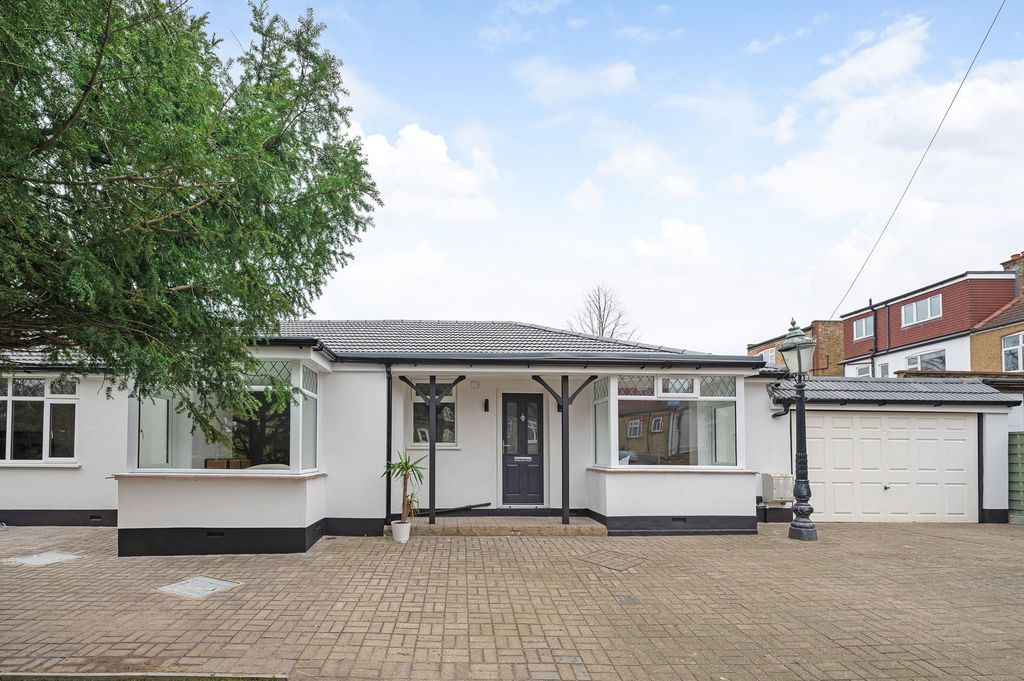 Property photo 2 of 34