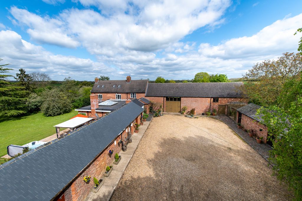 Property photo 2 of 37